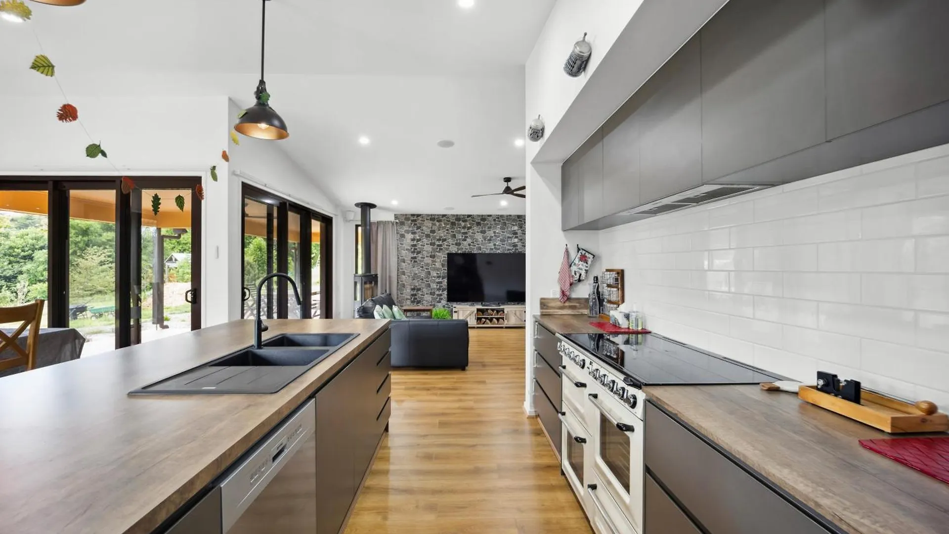 Landoma Lodge Mount Tamborine Holiday home
