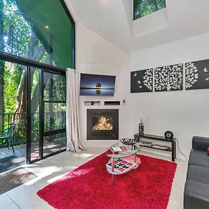On Gallery Walk - King Bed, Spa, Fireplace, Wifi & Netflix, Linger A While Mount Tamborine